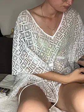Snapshot of Lesamantssexy chatting on 06.24.26 Lesamantssexy online show from 06.24.26