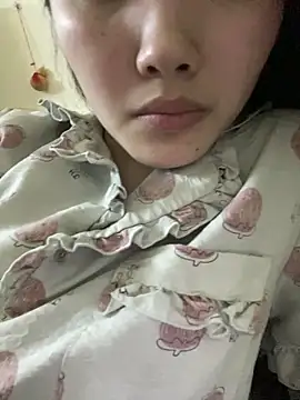 Snapshot of Xu_Xubaby chatting on 10.19.25 Xu Xubaby online show from 10.19.25