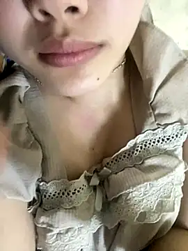 Snapshot of Xu_Xubaby chatting on 11.12.25 Xu Xubaby online show from 11.12.25