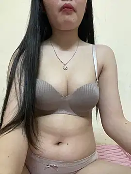 Snapshot of Xu_Xubaby chatting on 12.18.25 Xu Xubaby online show from 12.18.25