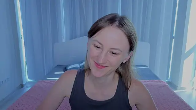 LuluChiiii online show from 09.22.25