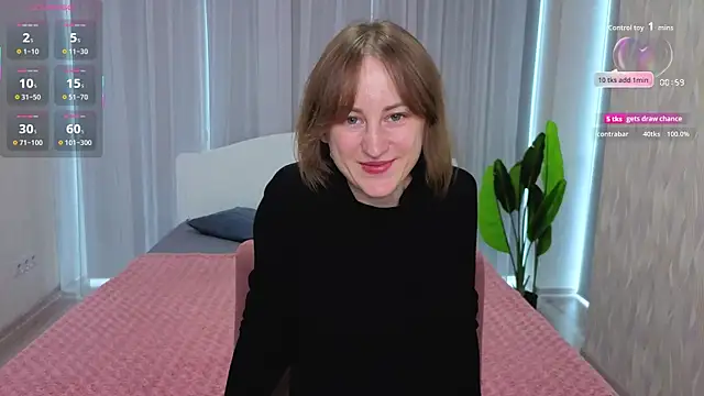 LuluChiiii online show from 10.13.25