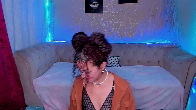 Snapshot of teamlover00 chatting on 10.10.25 teamlover00 online show from 10.10.25