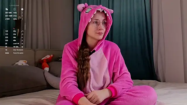 Snapshot of DarylAshworth chatting on 12.21.25 DarylAshworth online show from 12.21.25