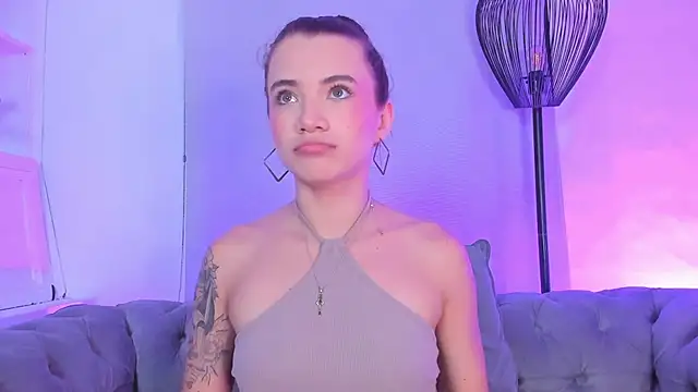 Snapshot of aitana_baker_ chatting on 10.08.25 aitana baker  online show from 10.08.25