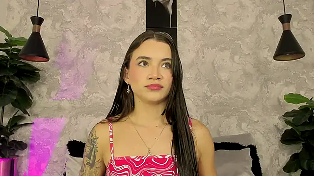 Snapshot of aitana_baker_ chatting on 10.18.25 aitana baker  online show from 10.18.25