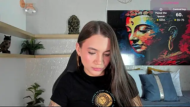 Snapshot of aitana_baker_ chatting on 04.22.26 aitana baker online show from 04.22.26