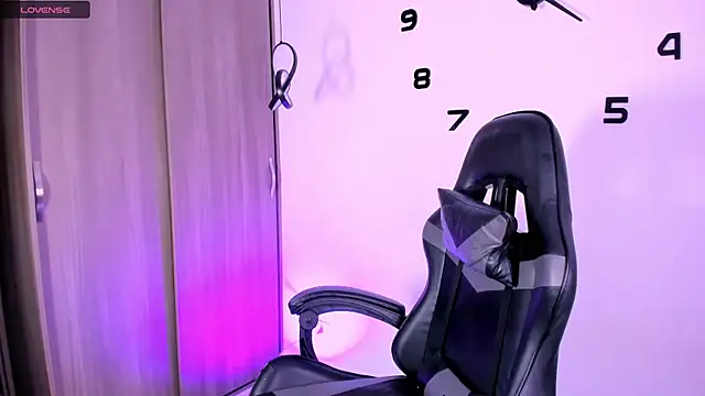 fhalon foxxxys  online show from 09.21.25