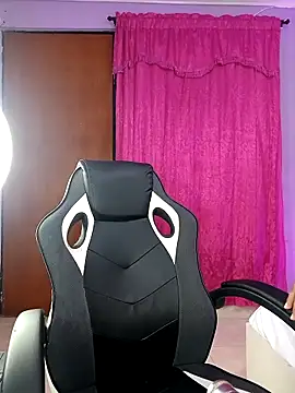 LunaaRosse online show from 12.14.25