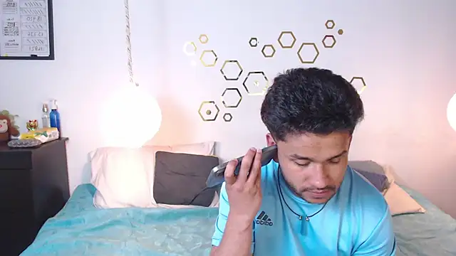 Snapshot of Provincute chatting on 11.16.25 Provincute online show from 11.16.25