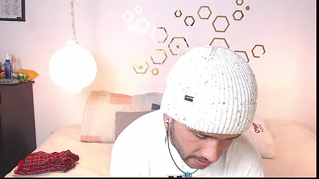 Snapshot of Provincute chatting on 01.10.26 Provincute online show from 01.10.26