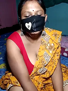 Snapshot of Hotty-rosni chatting on 09.15.25 Hotty-rosni online show from 09.15.25