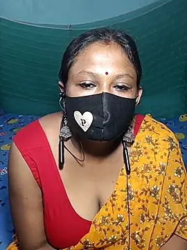 Snapshot of Hotty-rosni chatting on 09.19.25 Hotty-rosni online show from 09.19.25