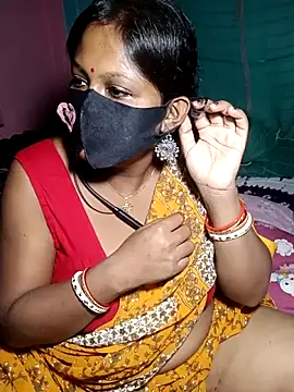 Snapshot of Hotty-rosni chatting on 10.26.25 Hotty-rosni online show from 10.26.25