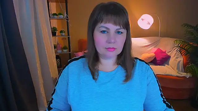 CrystaalStaar online show from 11.05.25