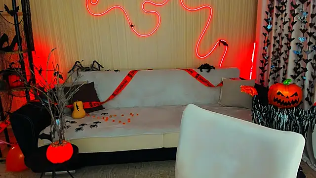 YourLovellyStory online show from 10.28.25