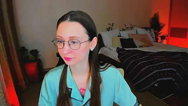 YourLovellyStory online show from 02.09.26