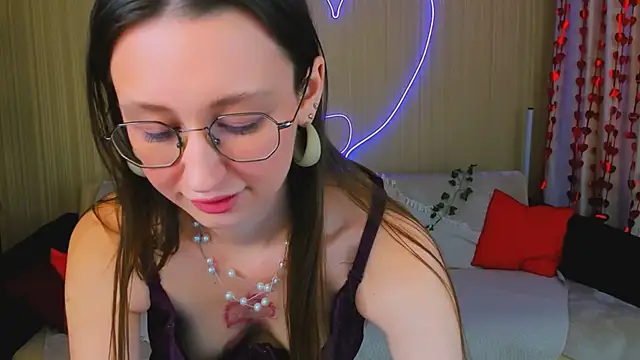 YourLovellyStory online show from 03.08.26