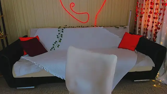 YourLovellyStory online show from 03.14.26