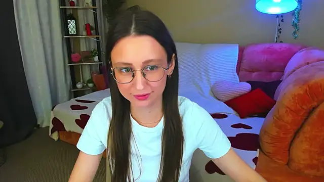 YourLovellyStory online show from 07.11.26