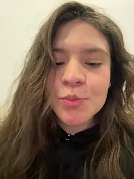 Emilyybennet  online show from 06.04.26