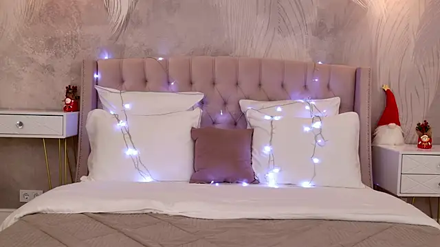 VanessaFields online show from 12.22.25