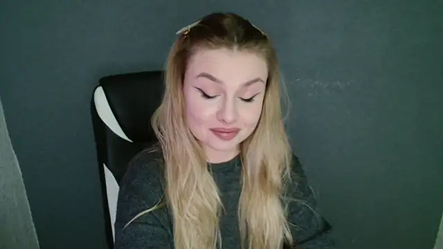 AngelicaHollywood online show from 11.15.25