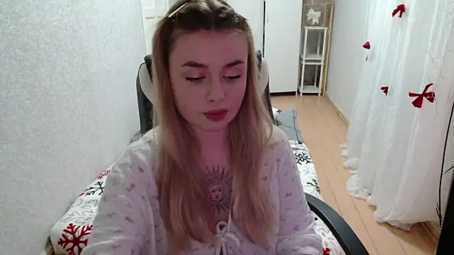 AngelicaHollywood online show from 12.14.25