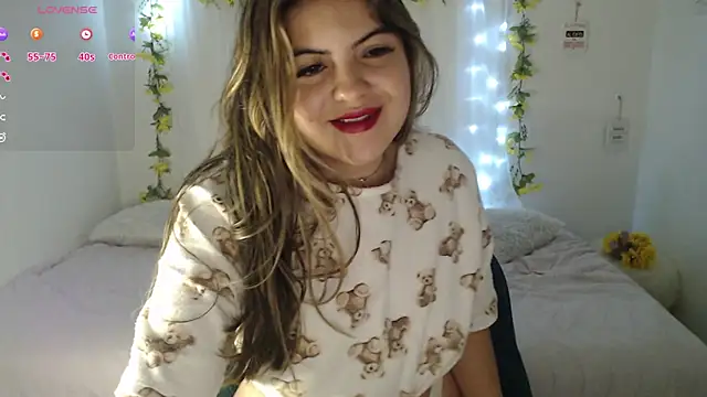Snapshot of Alisson_5_ chatting on 10.07.25 Alisson 5  online show from 10.07.25