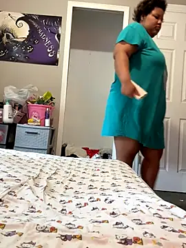 chocolate bella online show from 09.23.25