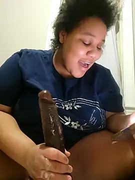 Snapshot of chocolate_bella chatting on 01.19.26 chocolate bella online show from 01.19.26