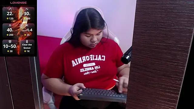 Snapshot of Lia_Arellano chatting on 06.16.26 Lia Arellano online show from 06.16.26