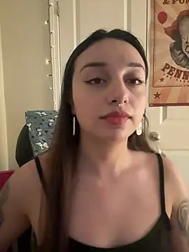 Snapshot of CharmingMaddie chatting on 02.05.26 CharmingMaddie online show from 02.05.26