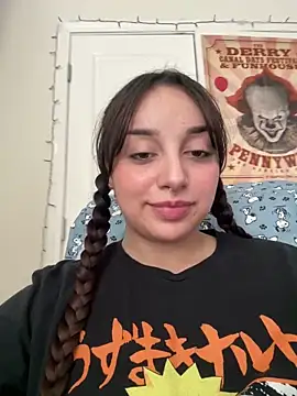 Snapshot of CharmingMaddie chatting on 02.11.26 CharmingMaddie online show from 02.11.26