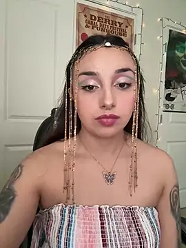 Snapshot of CharmingMaddie chatting on 03.15.26 CharmingMaddie online show from 03.15.26