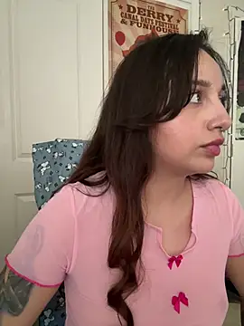 Snapshot of CharmingMaddie chatting on 04.16.26 CharmingMaddie online show from 04.16.26
