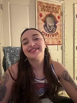 Snapshot of CharmingMaddie chatting on 04.18.26 CharmingMaddie online show from 04.18.26