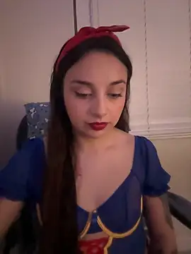 Snapshot of CharmingMaddie chatting on 04.28.26 CharmingMaddie online show from 04.28.26