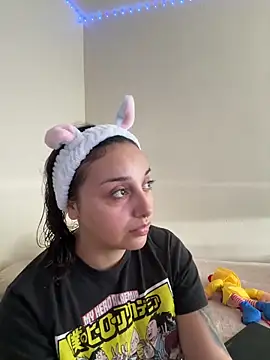 Snapshot of CharmingMaddie chatting on 05.06.26 CharmingMaddie online show from 05.06.26
