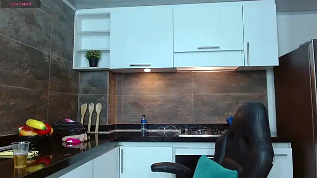 Violett Salvatore online show from 02.27.26