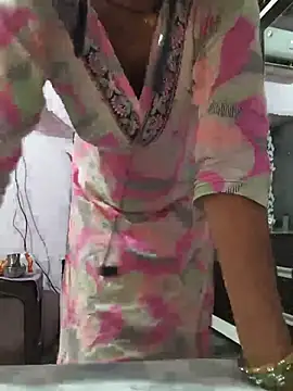 Snapshot of Love-pari077 chatting on 06.27.26 Love-pari077 online show from 06.27.26