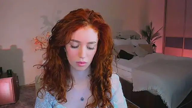 ChristinaConteeree online show from 11.24.25