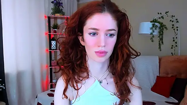 Snapshot of ChristinaConteeree chatting on 07.05.26 ChristinaConteeree online show from 07.05.26