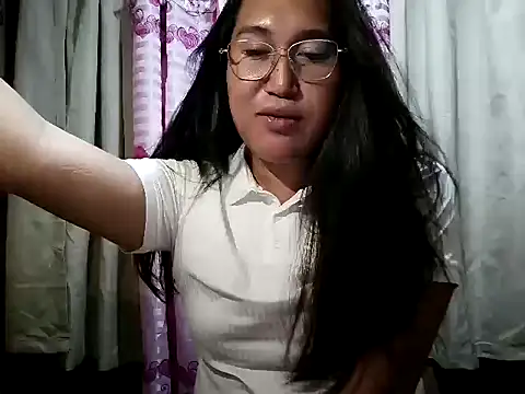 Romantic Sabrina online show from 08.03.26