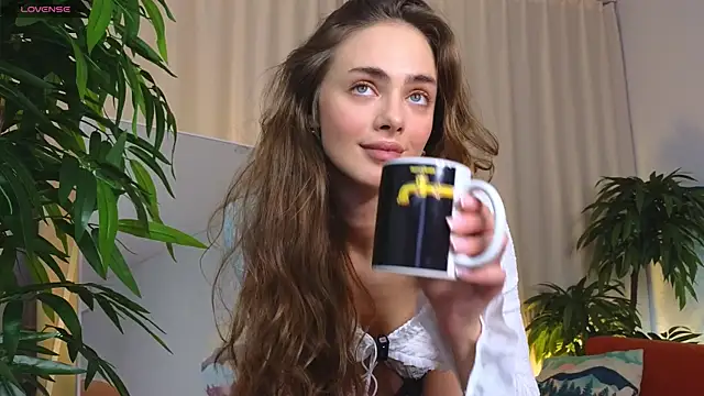 Snapshot of AliciaMellow chatting on 11.09.25 AliciaMellow online show from 11.09.25