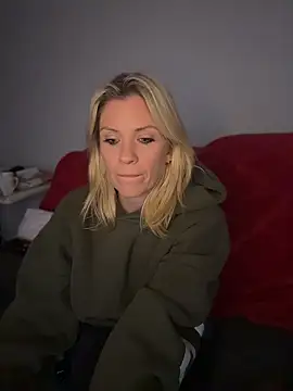 Lexi-Lux-X online show from 04.26.26