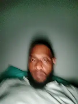 Snapshot of Henryzd chatting on 10.29.25 Henryzd online show from 10.29.25