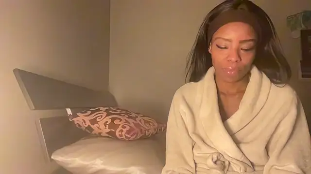 Snapshot of Peachyz69 chatting on 02.11.26 Peachyz69 online show from 02.11.26