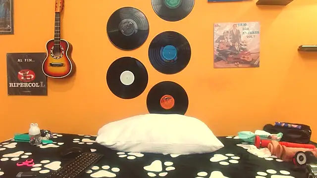 meisevil77 online show from 09.26.25