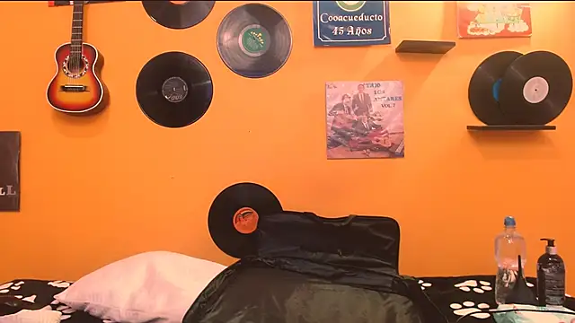 meisevil77 online show from 12.21.25